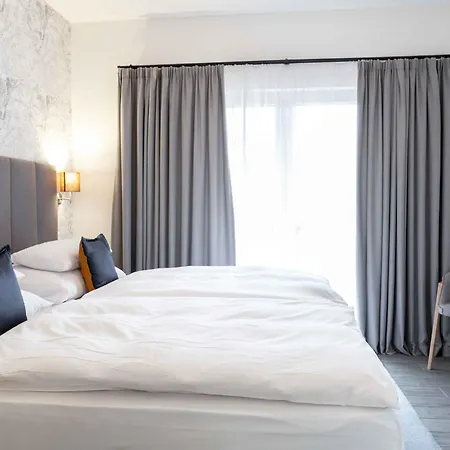 Hotel Equitana Breznice (Pribram)