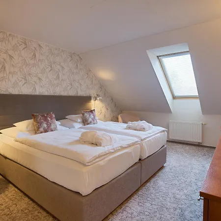 Equitana Hotel