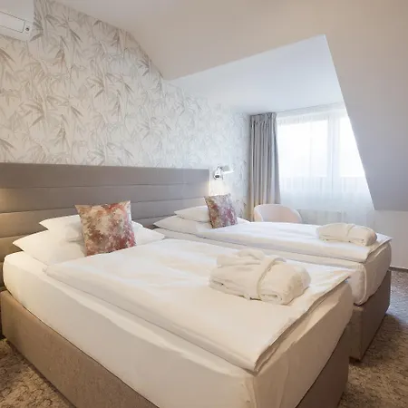 Hotel Equitana Breznice (Pribram)
