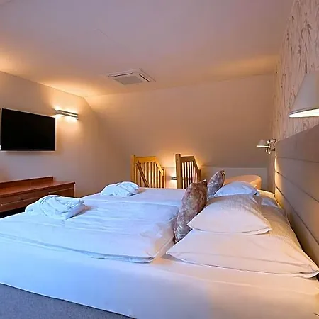 Equitana Hotel