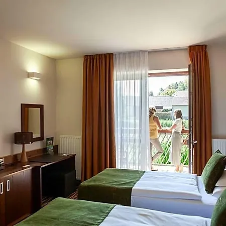 Hotel Equitana 4*