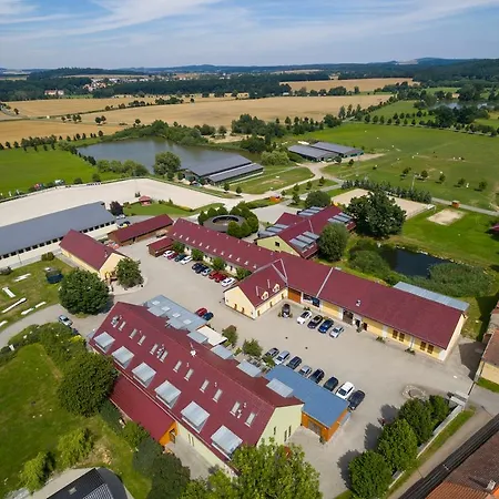 Hotel Equitana Breznice (Pribram)